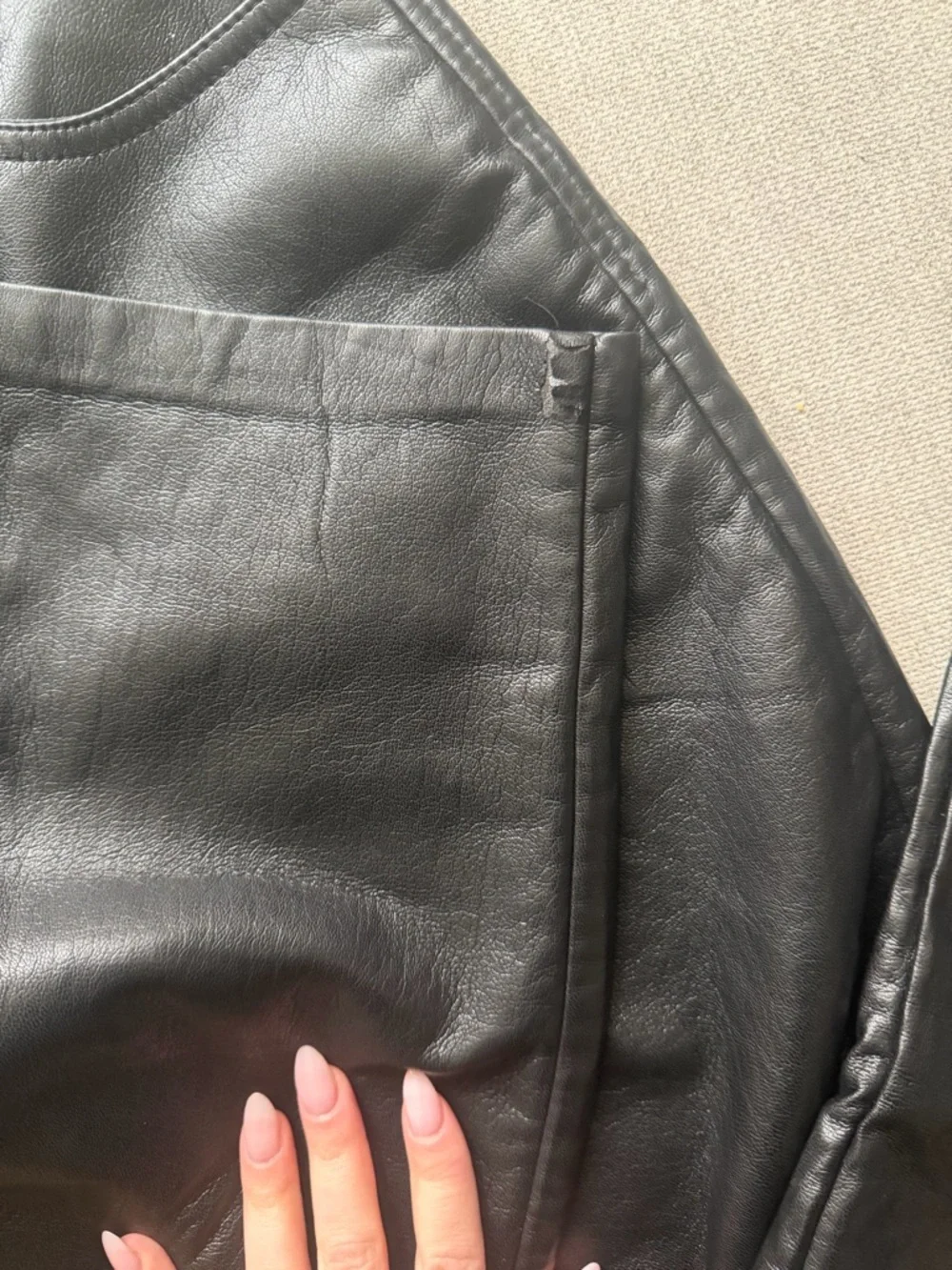 Wilfred Aritzia Black High-Rise Faux Leather Jeans - Picture 4 of 5